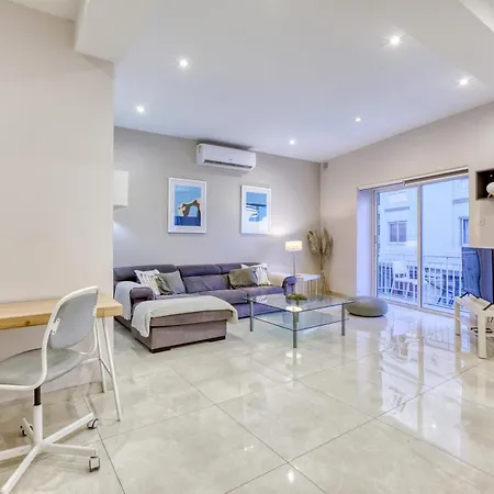 A Lovely 3br Just Off The Promenade W/balcony By 360 Estates Appartement Sliema