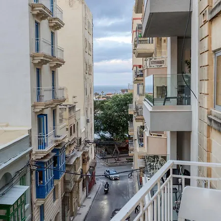 A Lovely 3br Just Off The Promenade W/balcony By 360 Estates 아파트