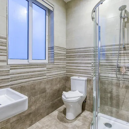 A Lovely 3br Just Off The Promenade W/balcony By 360 Estates Sliema