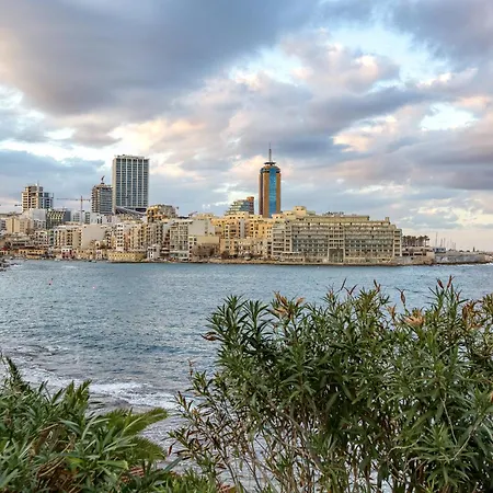 아파트 A Lovely 3br Just Off The Promenade W/balcony By 360 Estates