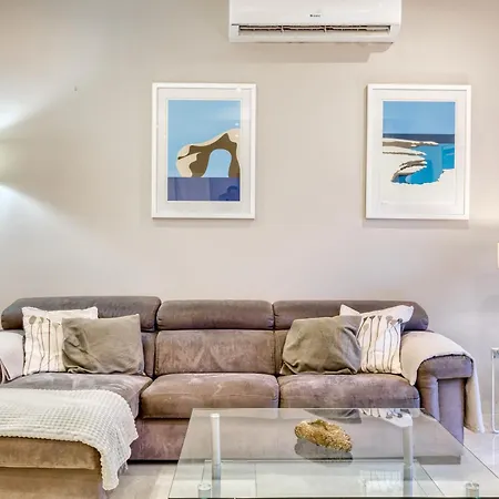 A Lovely 3br Just Off The Promenade W/balcony By 360 Estates * Sliema