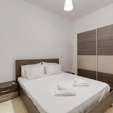 A Lovely 3br Just Off The Promenade W/balcony By 360 Estates 아파트