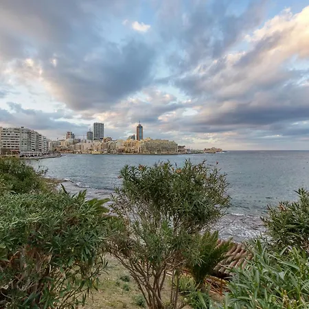 A Lovely 3br Just Off The Promenade W/balcony By 360 Estates * Sliema