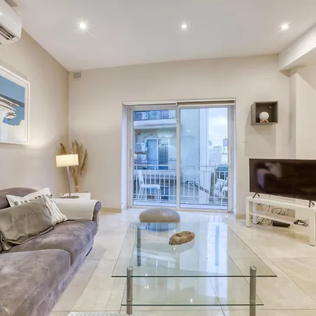 A Lovely 3br Just Off The Promenade W/balcony By 360 Estates Appartement