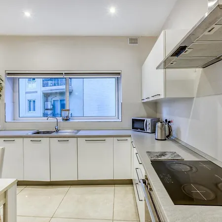 A Lovely 3br Just Off The Promenade W/balcony By 360 Estates * سليمة